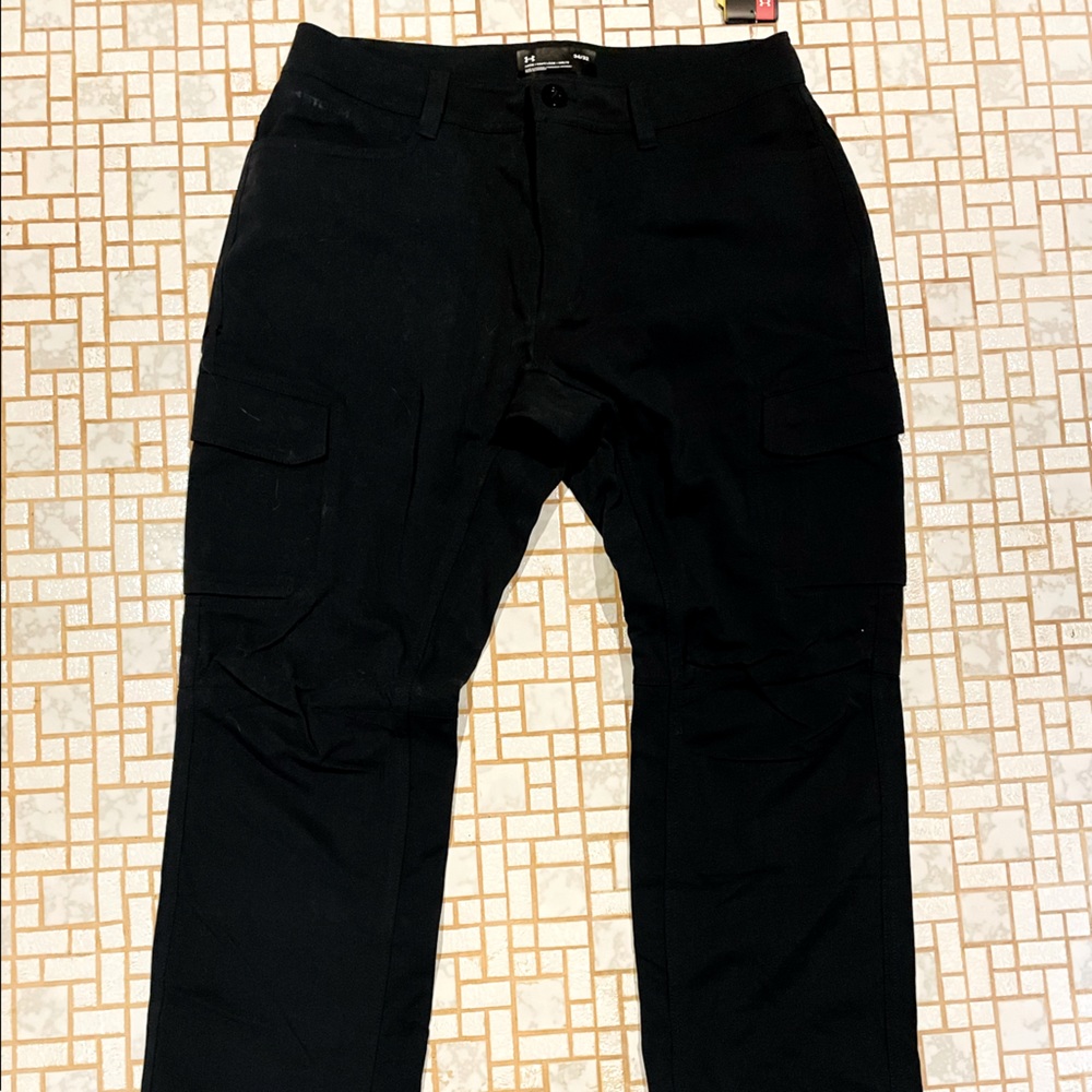 Mens Under Armour Storm Cargo Pants 34x32 Stretchy Fabric.  New with tags!